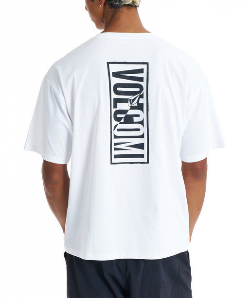 VOLCOM メンズ VERTICAL LOGO GRAPHI サーフTシャツ 【2026年春夏モデル】 WHT / XL
