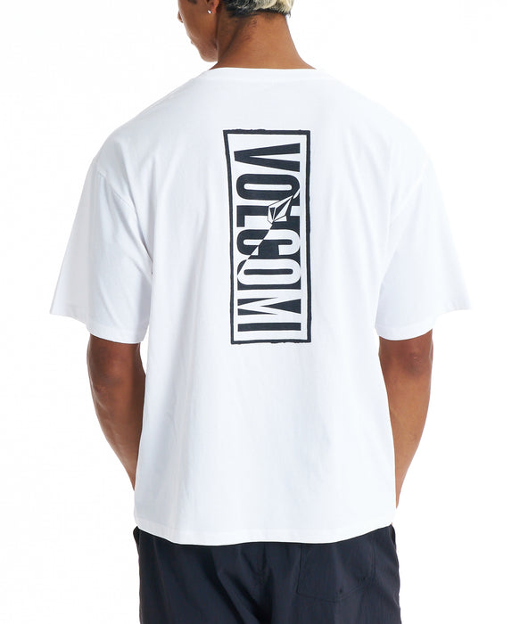 VOLCOM メンズ VERTICAL LOGO GRAPHI サーフTシャツ 【2026年春夏モデル】 WHT / XL