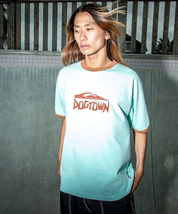 <QUIKSILVER X DOGTOWN> メンズ DTQS PG HORRORSCRIPT RINGER ST 半袖コットンTシャツ ルーズフィット【2026年夏モデル】