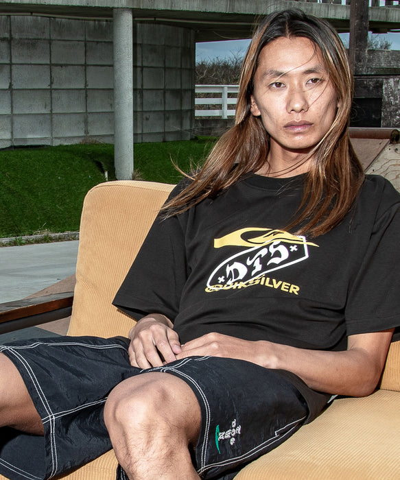 <QUIKSILVER X DOGTOWN> メンズ DTQS ARC DTS ST 半袖Tシャツ 接触冷感 速乾 UPF50+【2026年夏モデル】