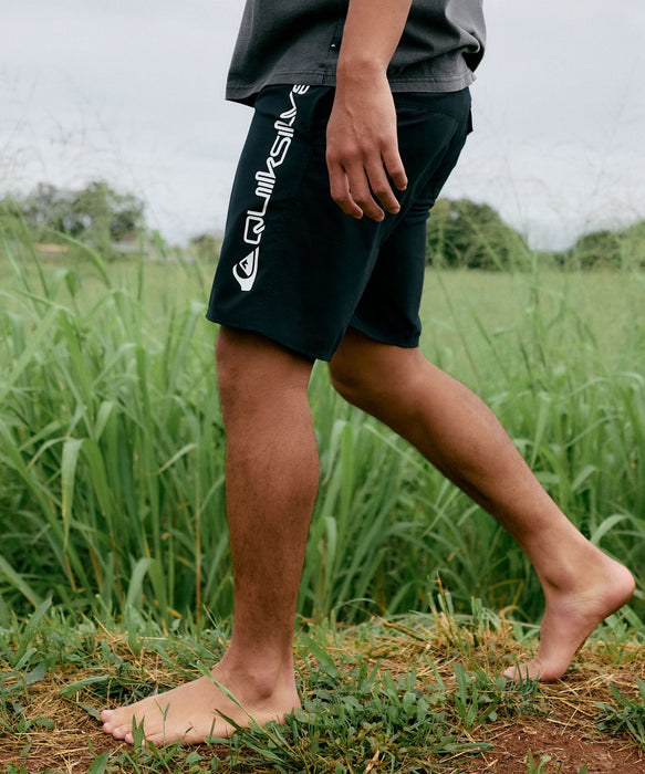 QUIKSILVER <超速乾x遮熱ショートパンツ> MW SIDE LOGO SHORTS メンズショートパンツ UPF50+ 4WAYストレッチ【2026年夏モデル】