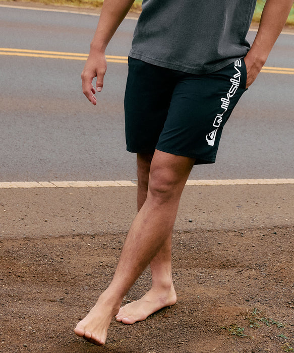 QUIKSILVER <超速乾x遮熱ショートパンツ> MW SIDE LOGO SHORTS メンズショートパンツ UPF50+ 4WAYストレッチ【2026年夏モデル】