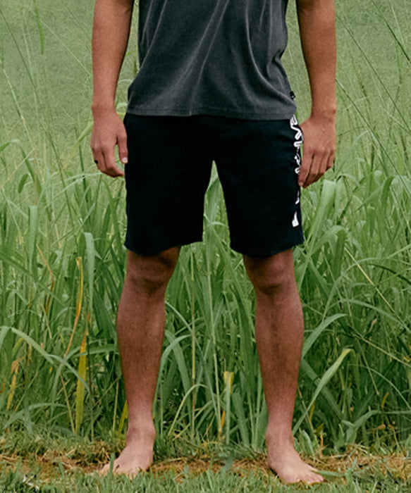 QUIKSILVER <超速乾x遮熱ショートパンツ> MW SIDE LOGO SHORTS メンズショートパンツ UPF50+ 4WAYストレッチ【2026年夏モデル】