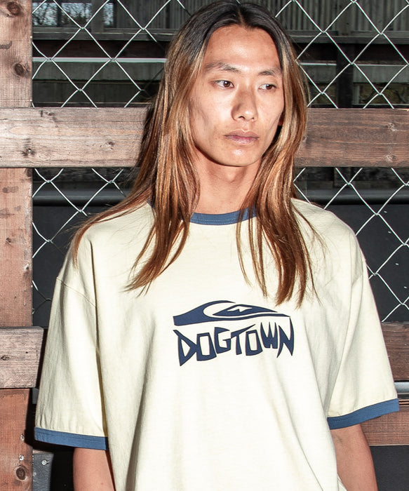 <QUIKSILVER X DOGTOWN> メンズ DTQS PG HORRORSCRIPT RINGER ST 半袖コットンTシャツ ルーズフィット【2026年夏モデル】