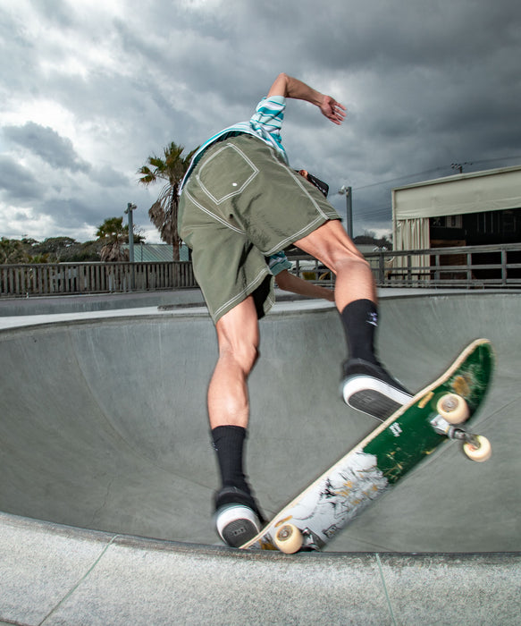 <QUIKSILVER X DOGTOWN>メンズ DTQS NYLON SHORTS バギーショートパンツ 17インチ【2026年夏モデル】
