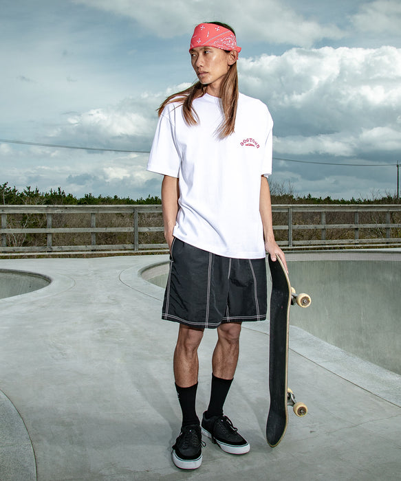 <QUIKSILVER X DOGTOWN> メンズ DTQS PG LETTER PRINT ST 半袖コットンTシャツ バックロゴ【2026年夏モデル】