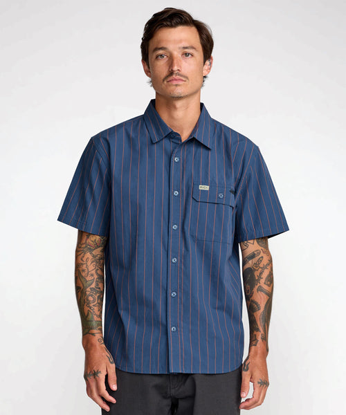 直営店限定】RVCA メンズ TJP DAYSHIFT STRIPE SS 半袖シャツ 【2026年