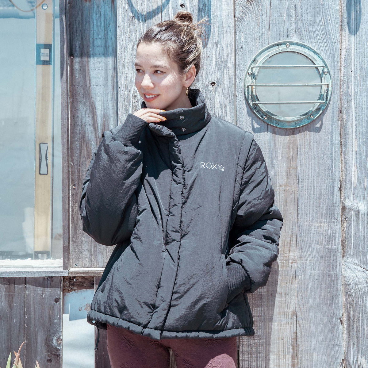 ROXY ダークグレー ファー付きフード ウィンタースポーツジャケット 女性用 ROXY ダークグレー ファー付きフード ウィンタースポーツジャケット 女性用