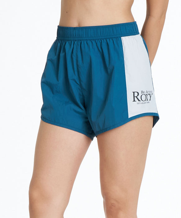 ROXY FITNESS EARTHY CRISP SHORTS 配色ランニングショートパンツ /撥水 【2026年秋冬モデル】