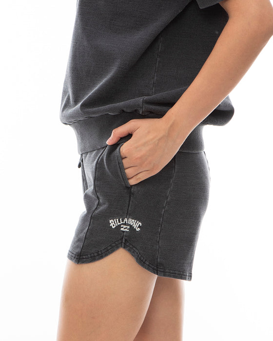 【OUTLET】BILLABONG レディース ARCH LOGO SWEAT WALK SHORTS スウェットショートパンツ 【2024年春夏モデル】