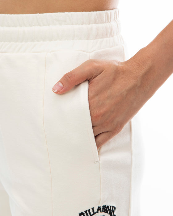 【OUTLET】BILLABONG レディース ARCH LOGO SWEAT WALK SHORTS スウェットショートパンツ 【2024年春夏モデル】
